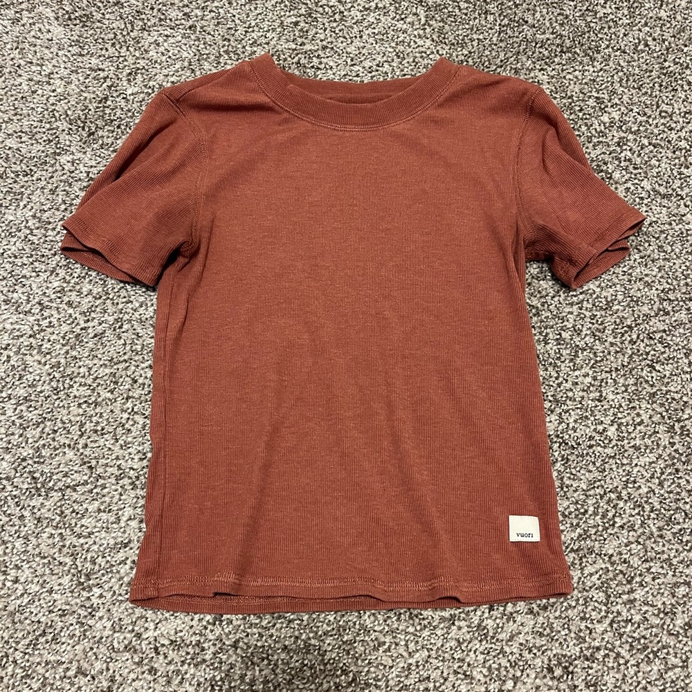 Vuori Pose Fitted Tee